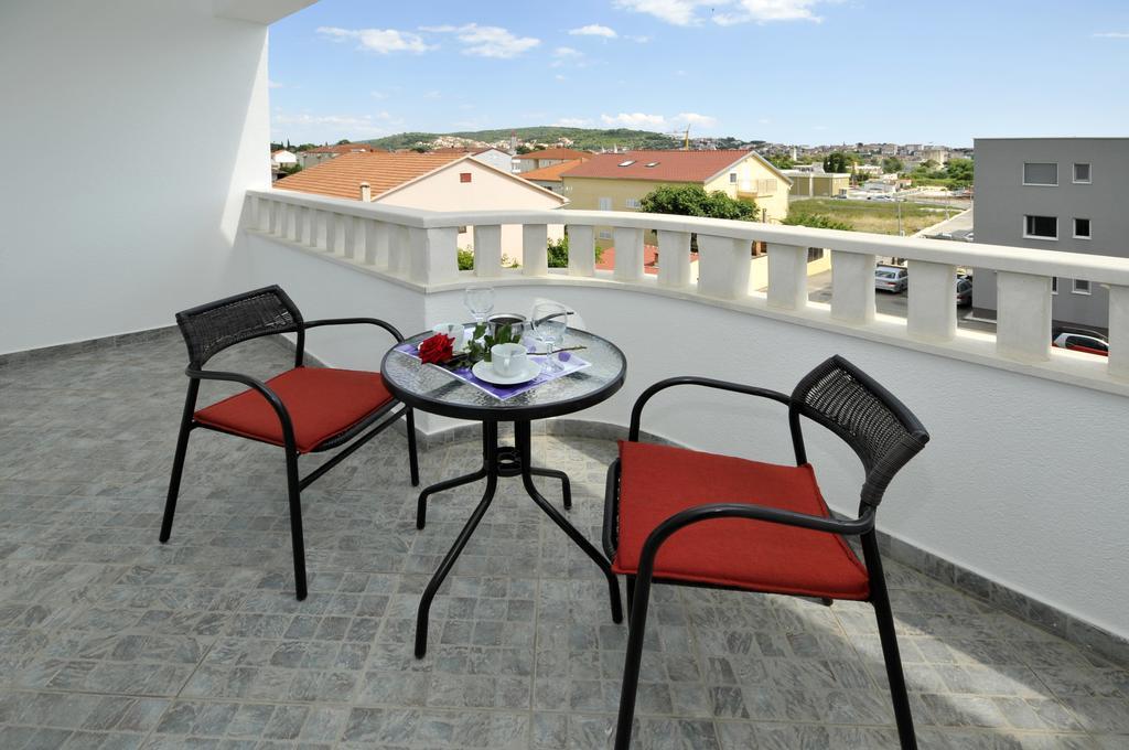 Villa Lida 2 Трогир Екстериор снимка
